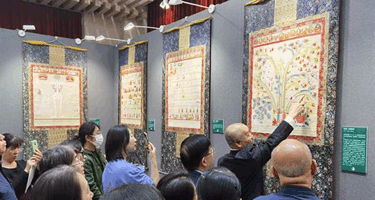 “藏医唐卡精品展”在北京开幕